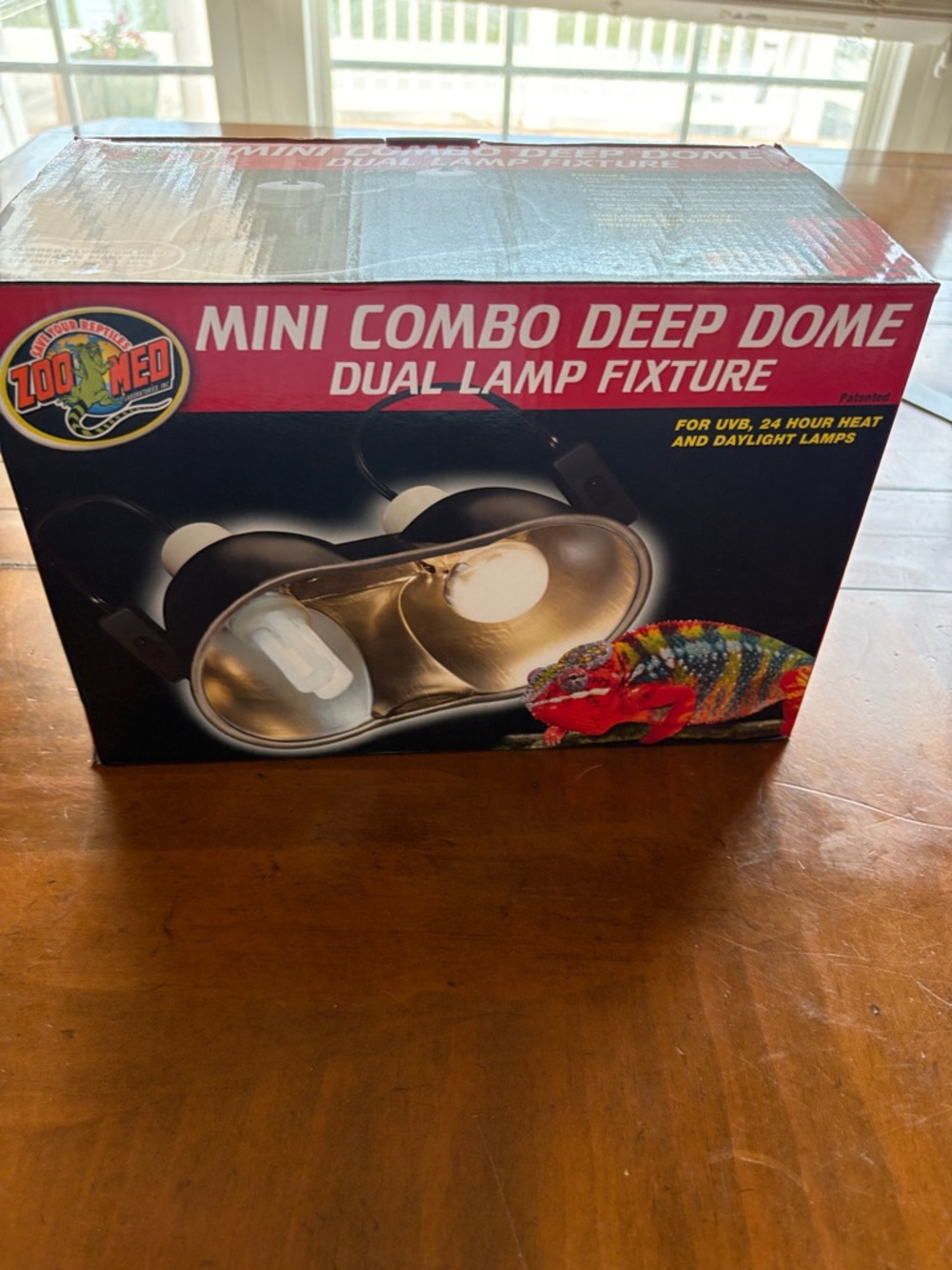 Mew Zoo Med Mini Combo Deep Dome Dual Lamp Fixture - Red/Black